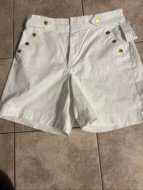 Anne Klein White Cotton Bermuda Shorts with Gold Buttons